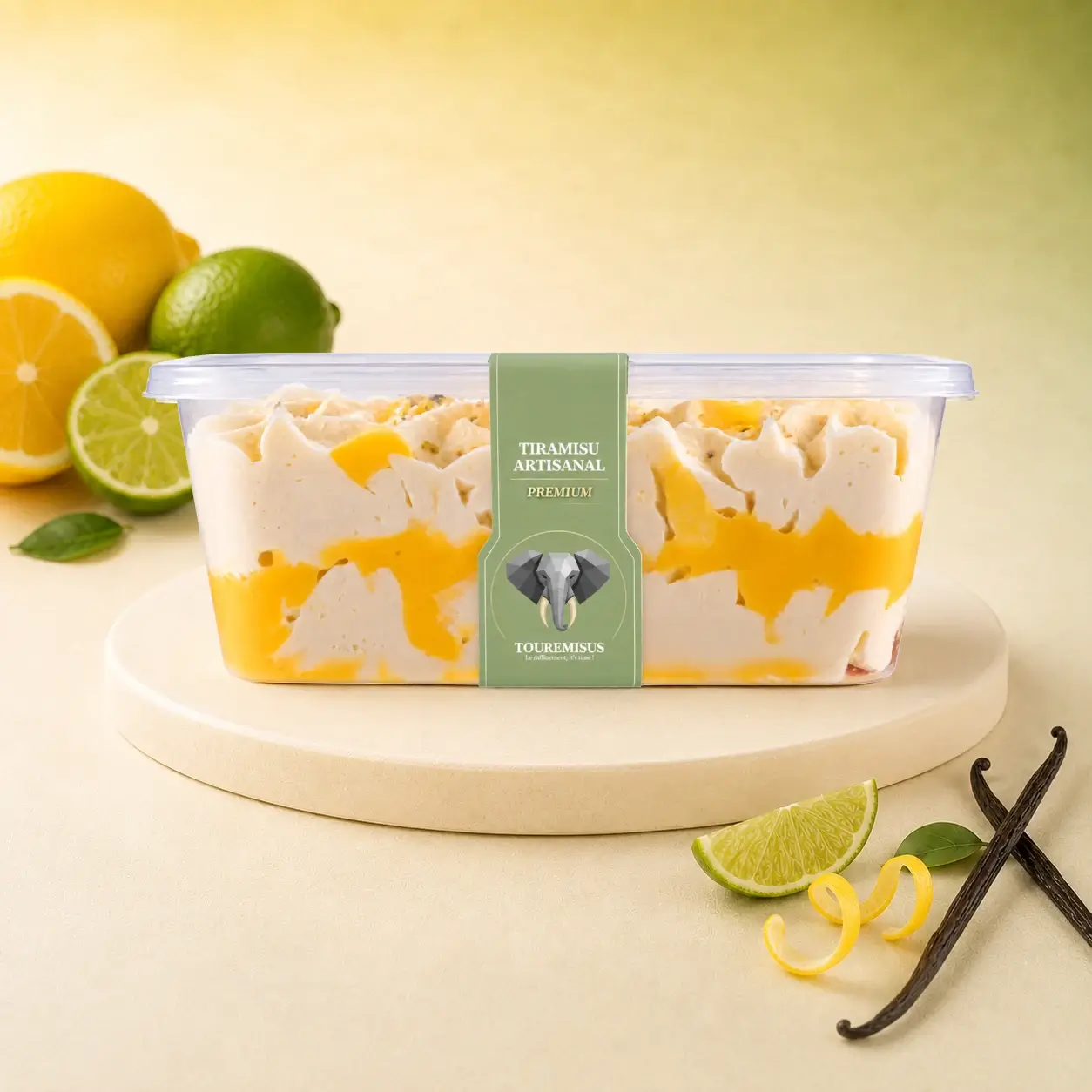 Tiramisu citron Touremisus vu de face avec ses couches de crème et de coulis